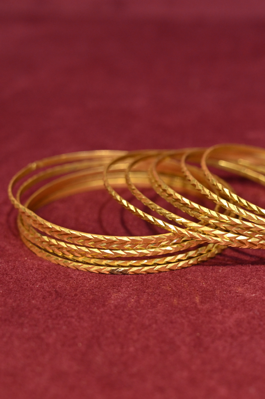 Diamond-Cut Pattern Gold Bangle Set