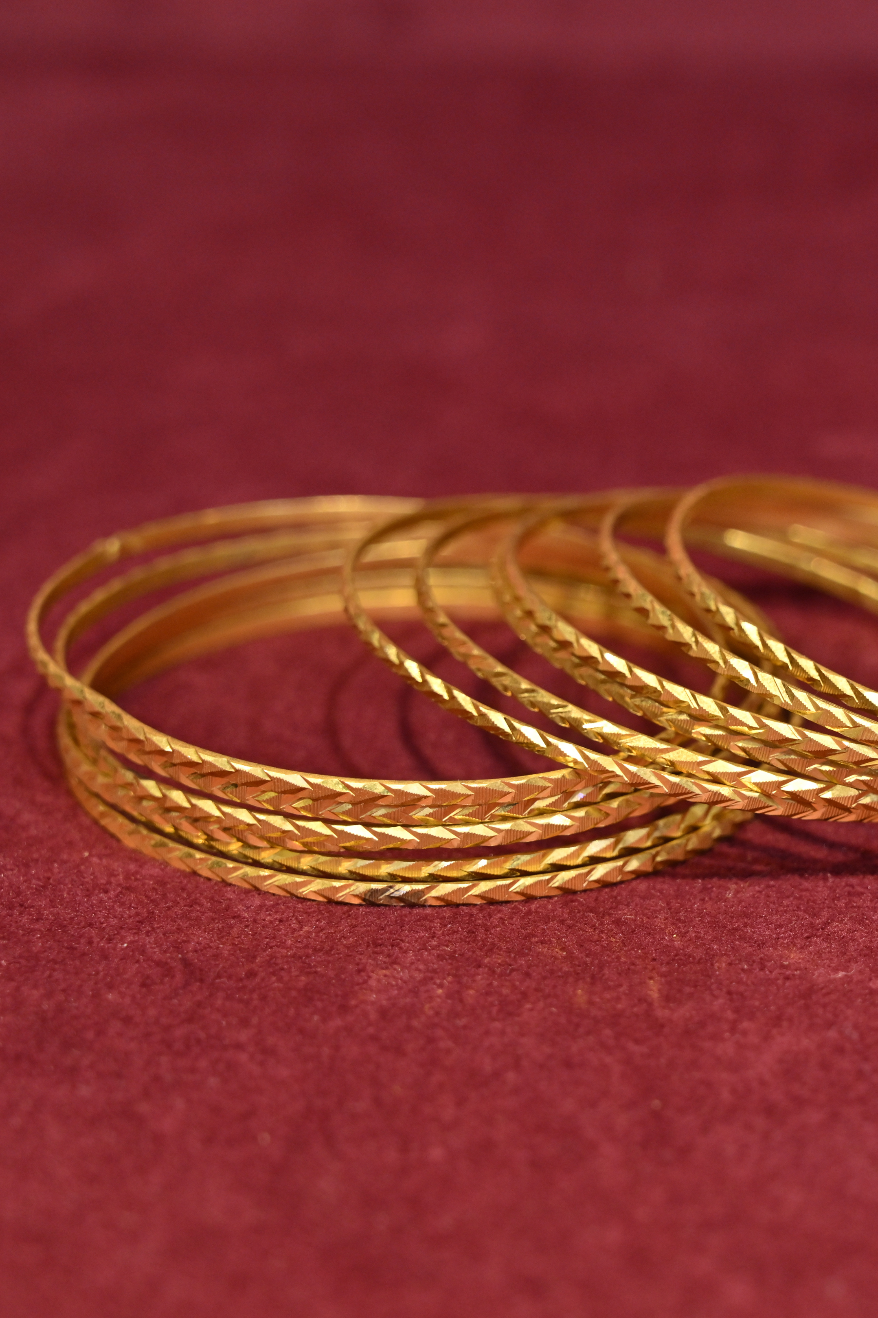 Diamond-Cut Pattern Gold Bangle Set