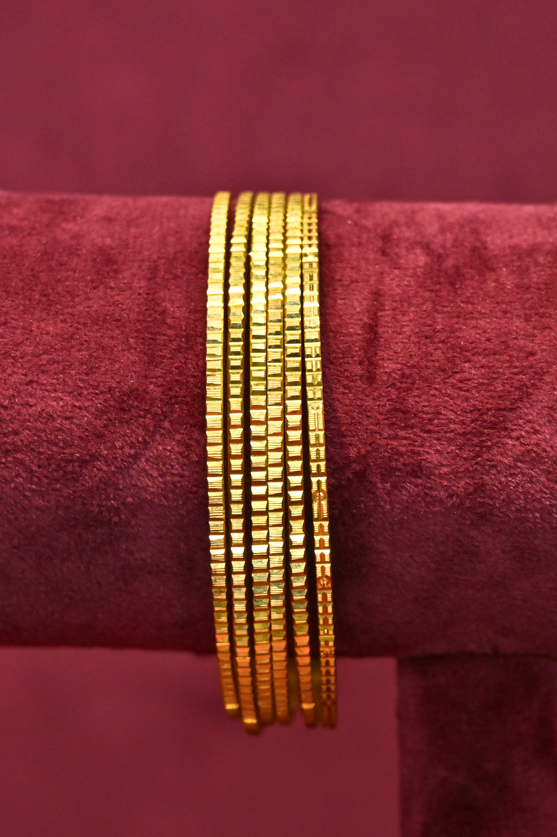 Geometric Texture Gold Bangle Set