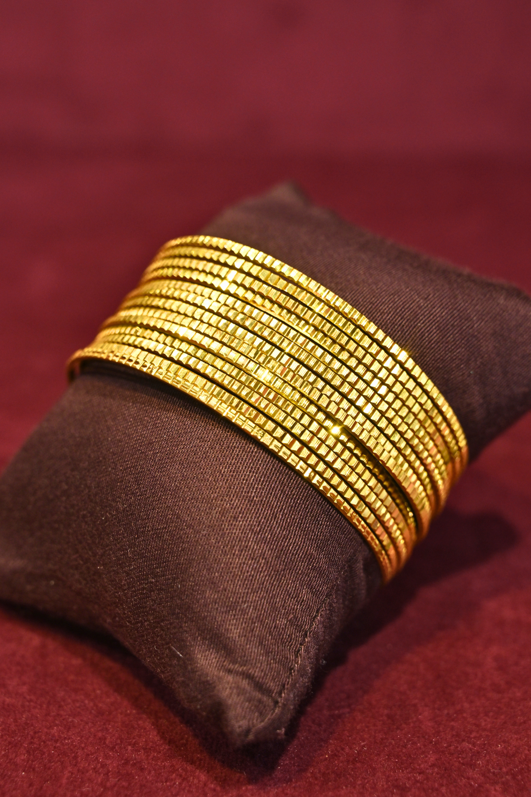 Geometric Texture Gold Bangle Set