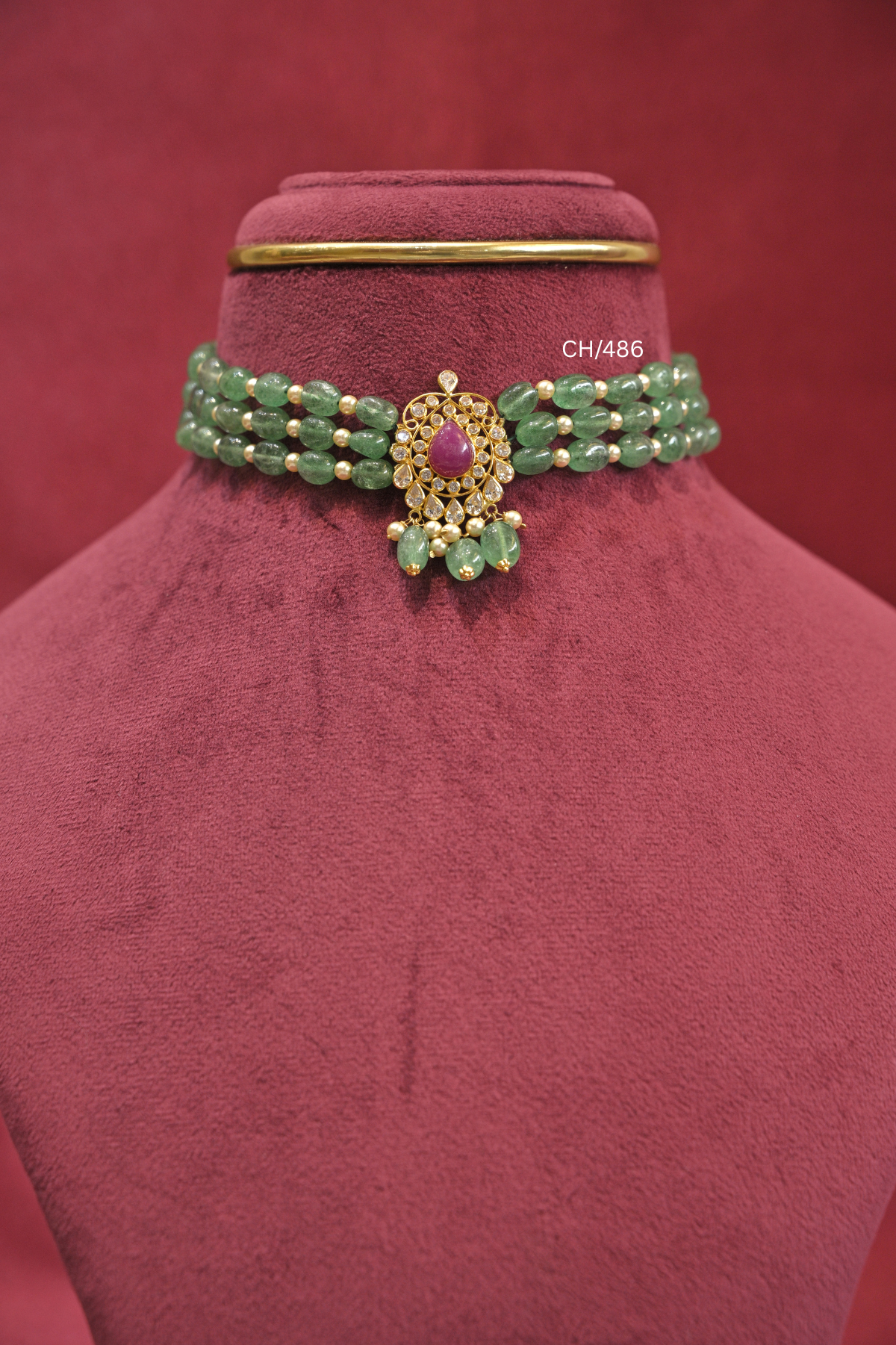 Emerald-Green Oval Bead Choker with Ruby Pendant | SKU: CH/486