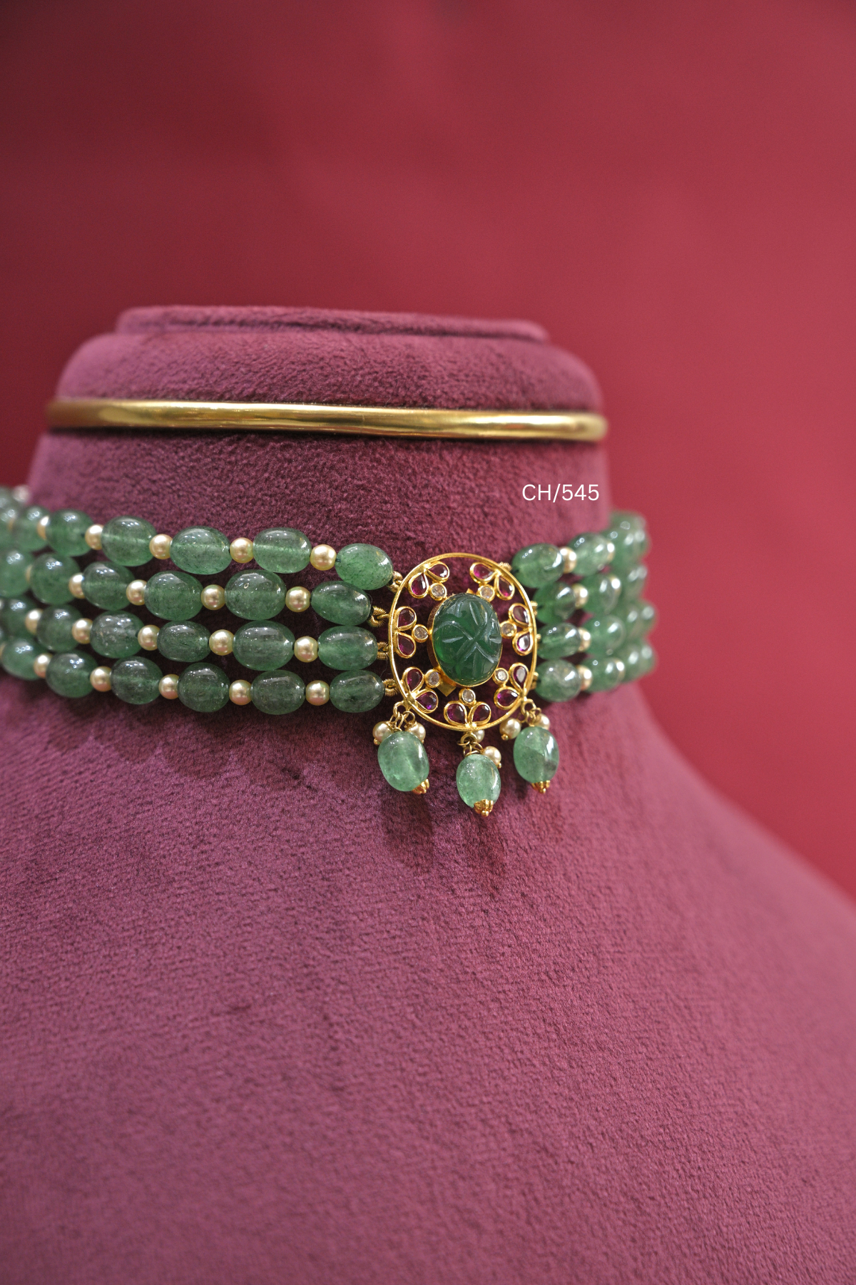 Emerald-Green Oval Bead Choker with Carved Gemstone Medallion | SKU: CH/545