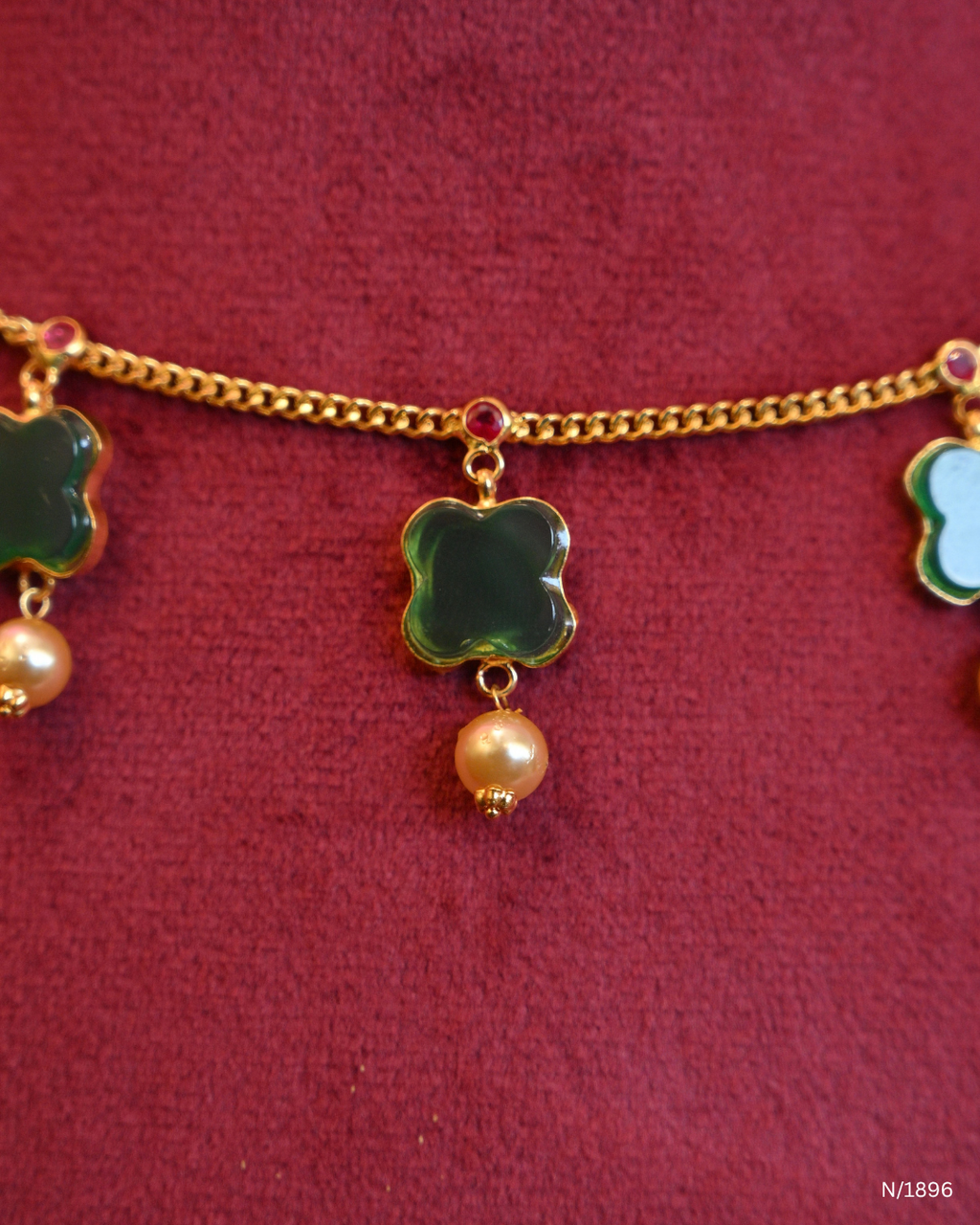 Minimalist Clover Green Onyx Choker Necklace with Pearl Drops | SKU: N/1896