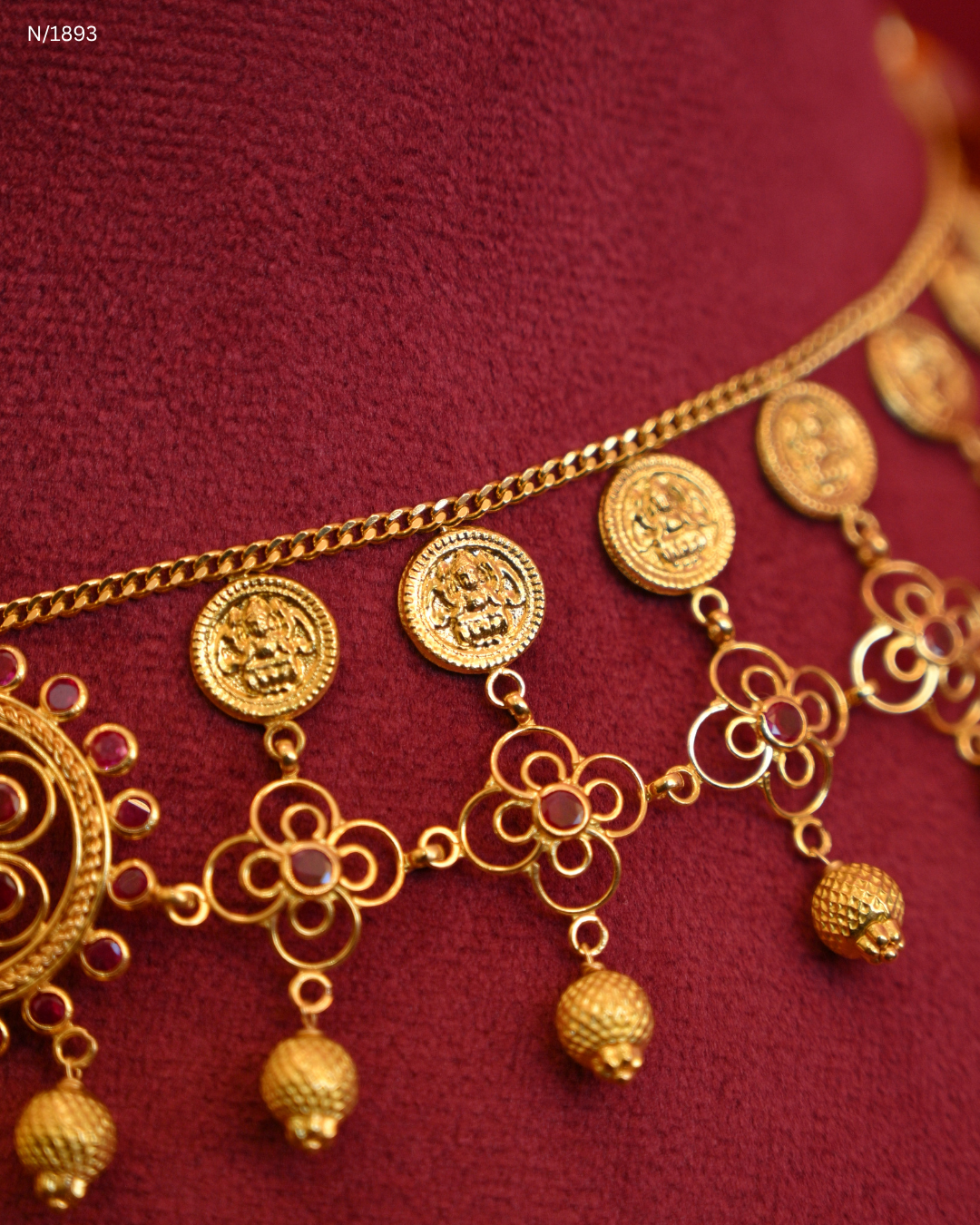 Traditional Filigree Lakshmi Kasumala Temple Choker with Central Rosette Medallion & Gold Bead Drops | SKU: N/1893