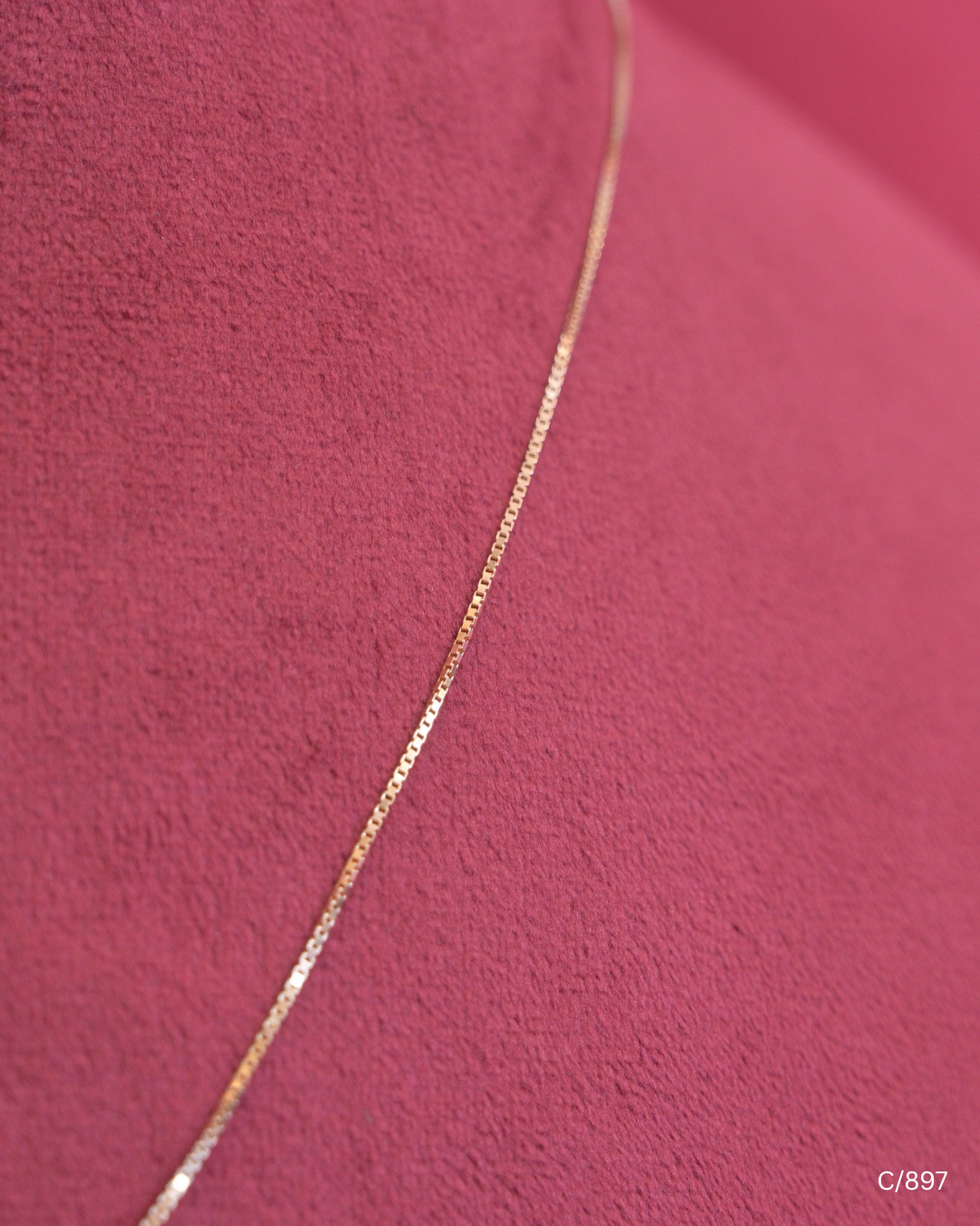 Box Chain Necklace with Textured Center Bead Pendant | SKU: C/897