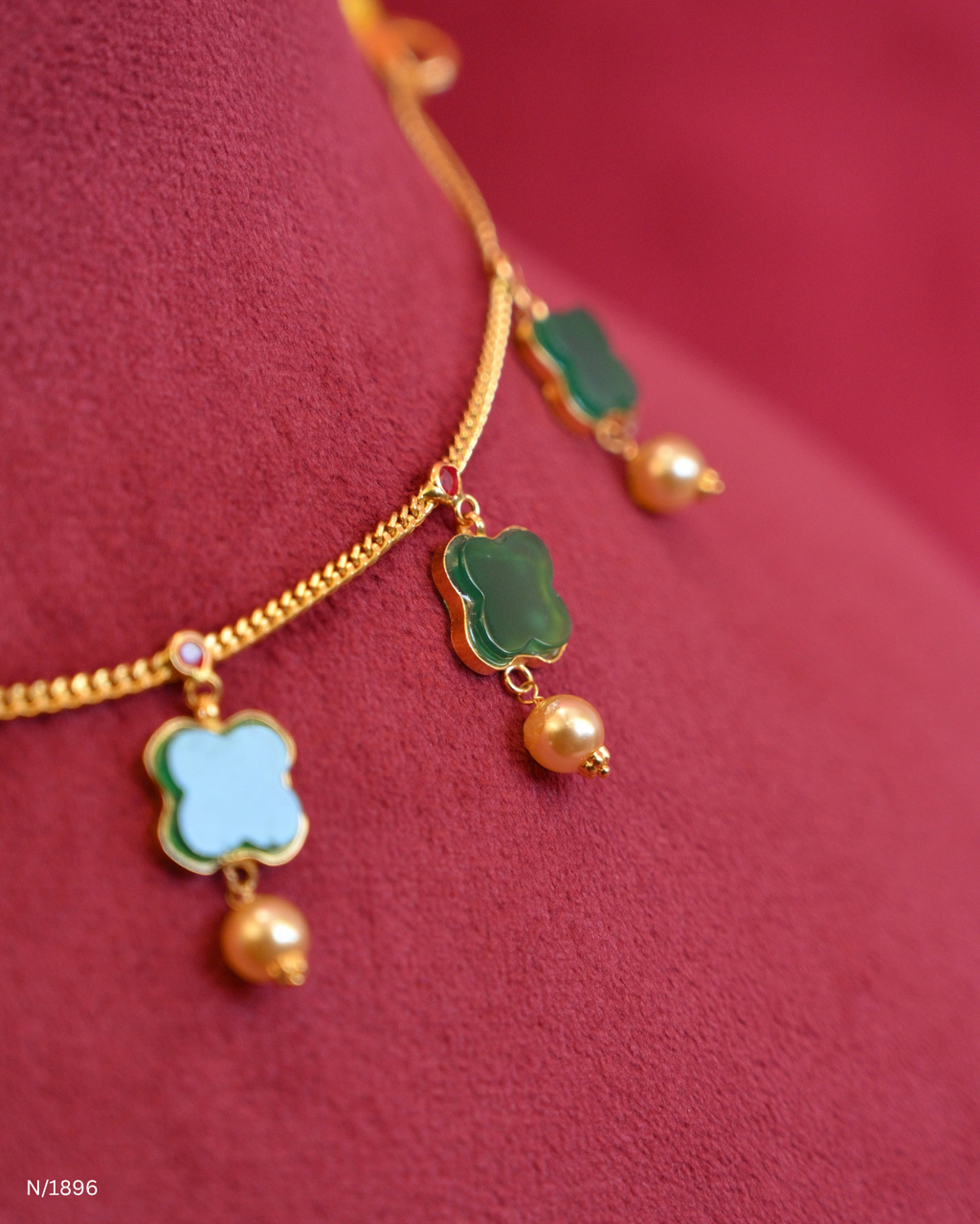 Minimalist Clover Green Onyx Choker Necklace with Pearl Drops | SKU: N/1896
