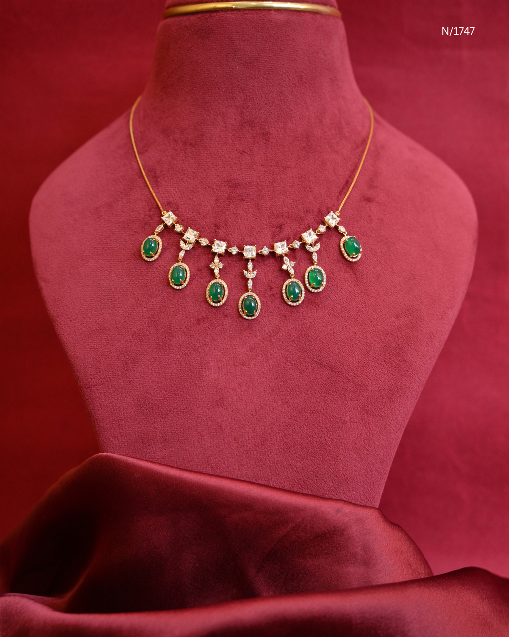 Graduated Oval Emerald Cabochon & CZ Polki Halo Fringe Necklace | SKU: N/1747