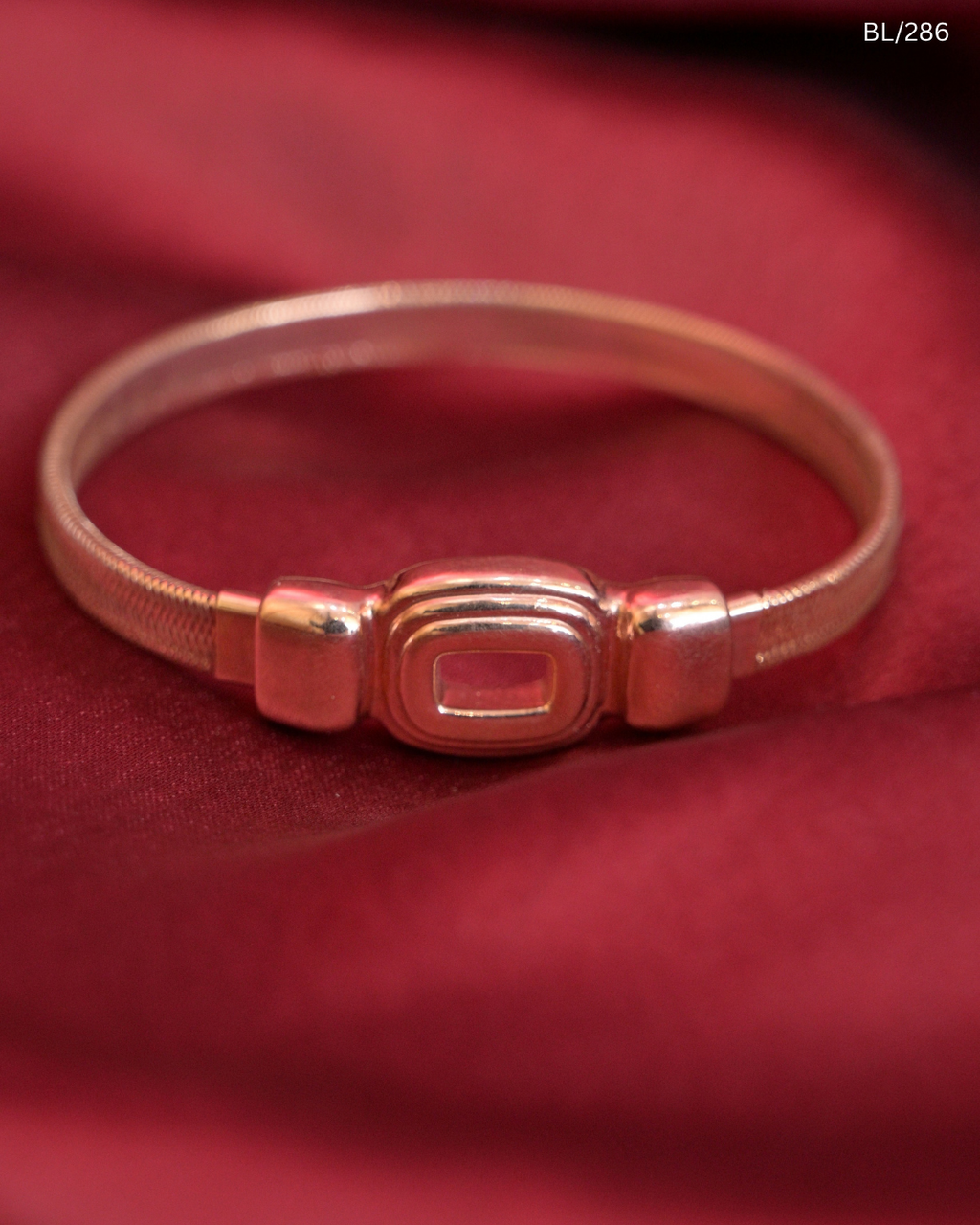 Flexible Mesh Bracelet with Rectangular Center Module | SKU: BL/286
