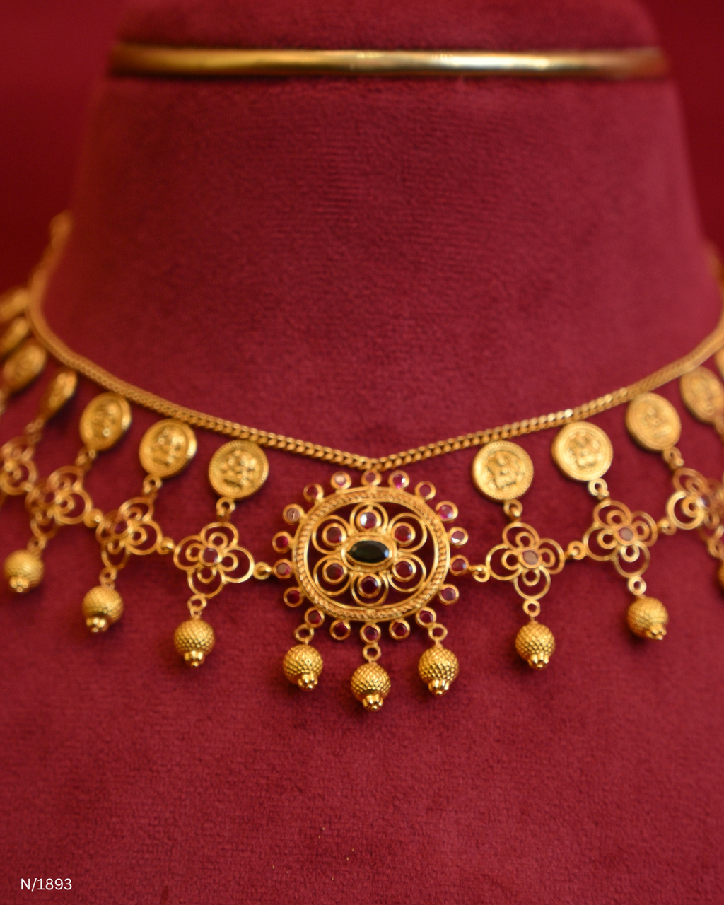 Traditional Filigree Lakshmi Kasumala Temple Choker with Central Rosette Medallion & Gold Bead Drops | SKU: N/1893