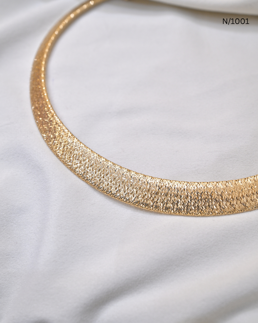 18kt Gold Italian Textured Contour Collar Necklace | 6.58g Net | SKU: N/1001