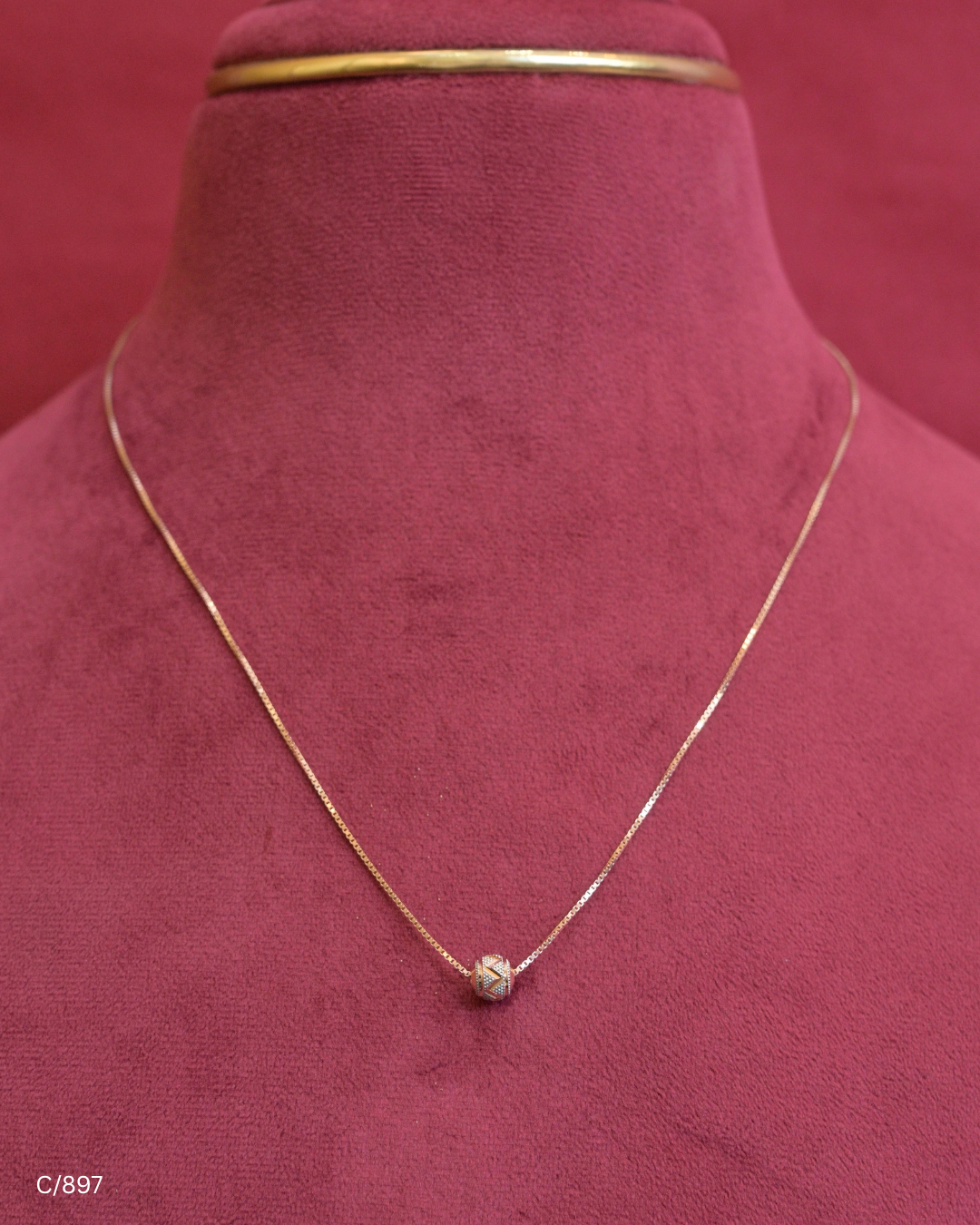 Box Chain Necklace with Textured Center Bead Pendant | SKU: C/897