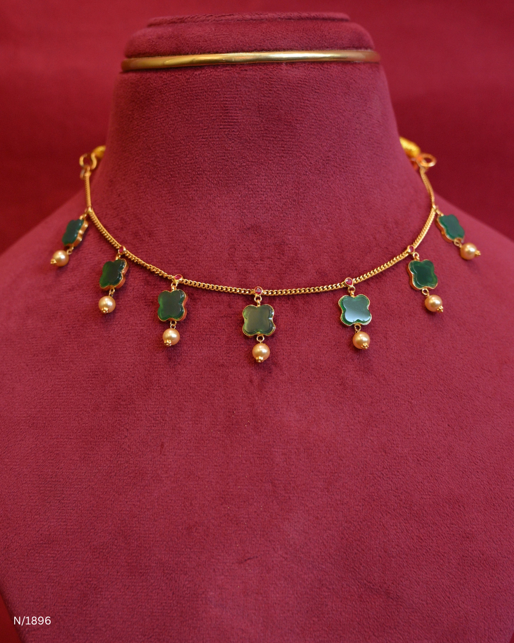 Minimalist Clover Green Onyx Choker Necklace with Pearl Drops | SKU: N/1896