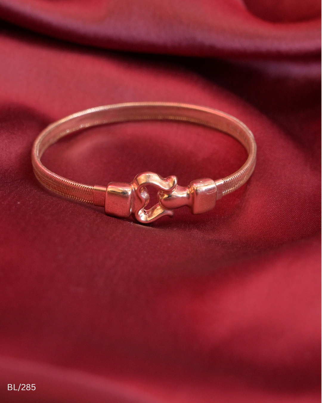 Flexible Mesh Bracelet with Sculpted Hook Clasp | SKU: BL/285