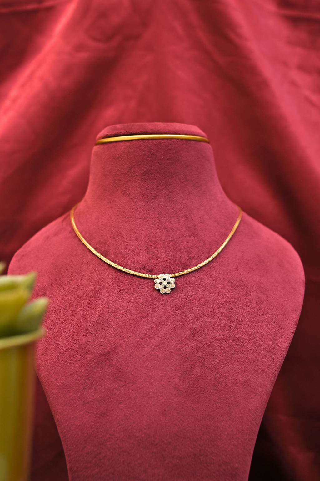 Floral Motif Gold Pendant Necklace