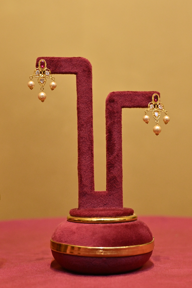 Pearl & Kundan-Style Necklace