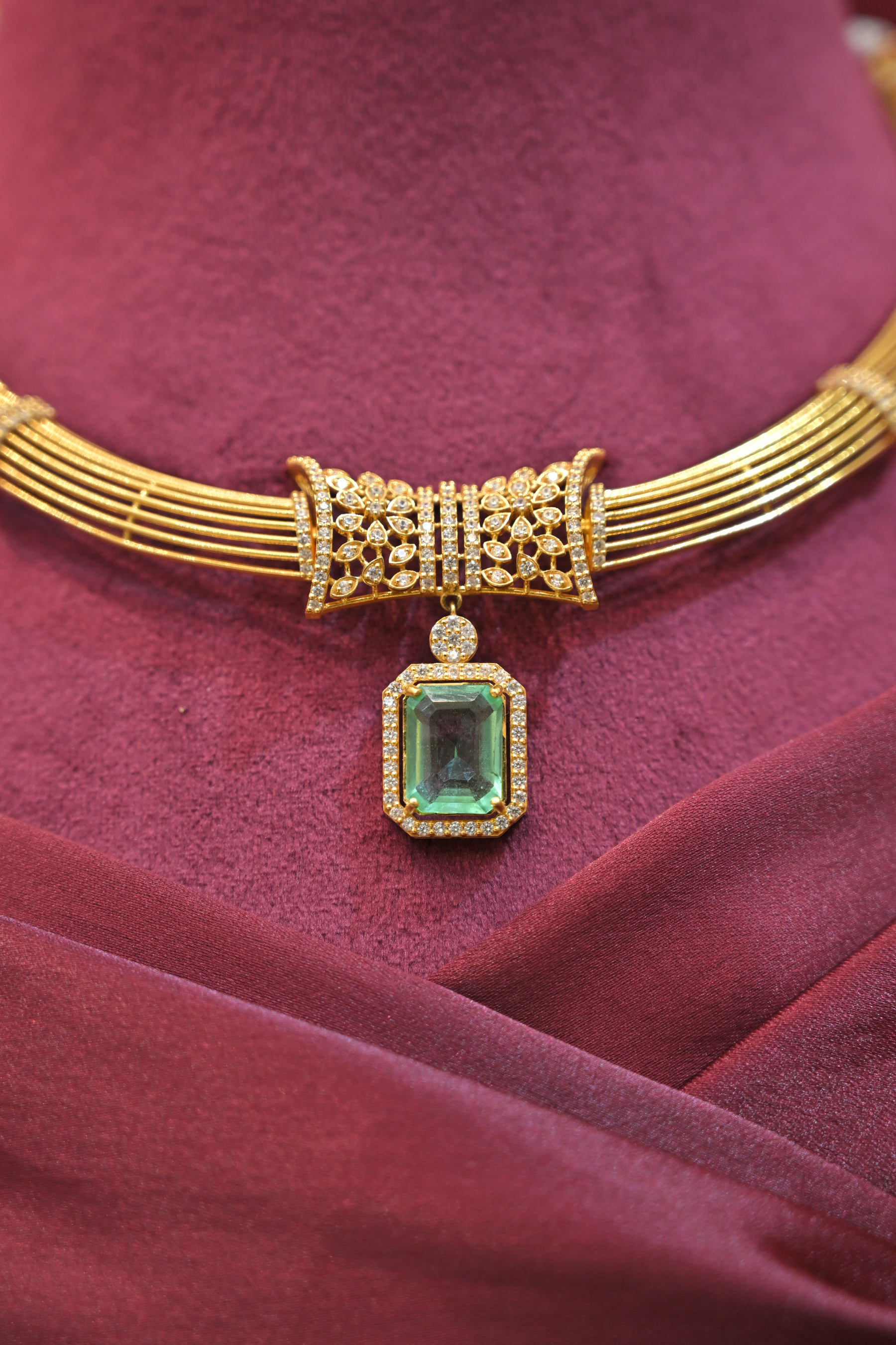 Emerald Green Pendant Multi-Strand Gold Choker Necklace