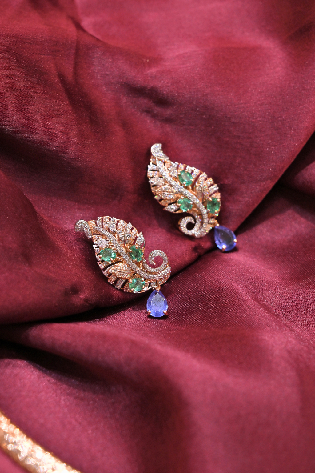Emerald Leaf Motif Collar Necklace Set