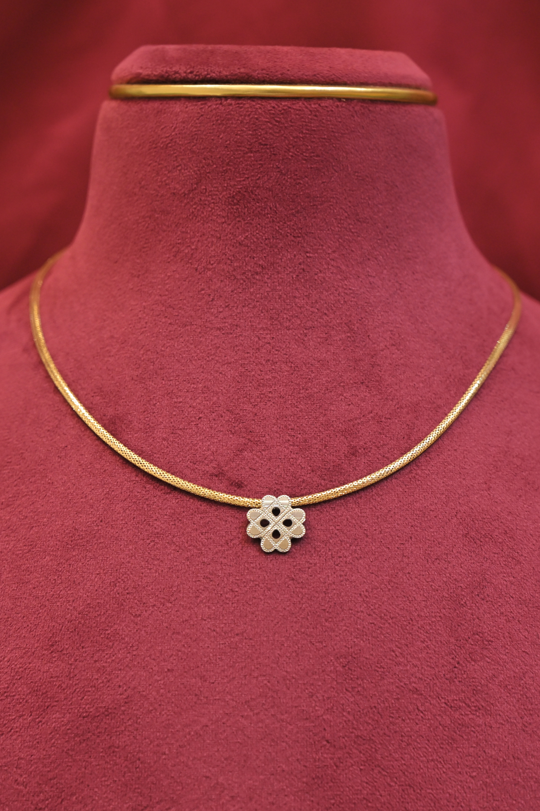 Floral Motif Gold Pendant Necklace